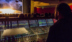 Der Sound der Gespenster am Deutschen Theater Berlin