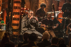 Earthworks im Schiffsrumpf – Samy Deluxe MTV Unplugged