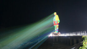 Christie Laserprojektoren lassen die Statue der Einheit erstrahlen