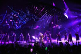 Elation Dartz 360 erhellen Lady Gagas „Enigma“ Show in Las Vegas