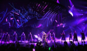 Elation Dartz 360 erhellen Lady Gagas „Enigma“ Show in Las Vegas