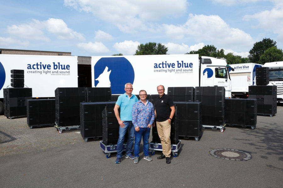 Übergabe des VIO Systems an Active Blue (v.l.n.r.: Frank Kasten, Harald von Falkenstein (beide dBTechnologies Deutschland), Andreas Beer (Geschäftsführer Active Blue)