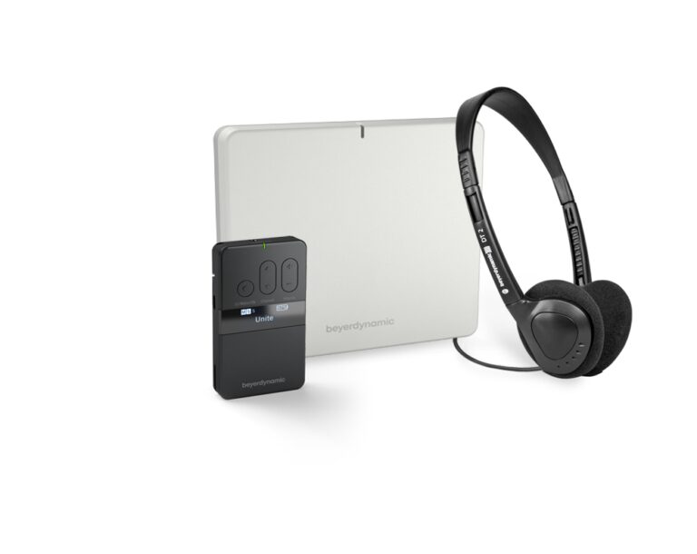 Unite AP4 Access Point mit Unite RP Taschenempfänger und DT2 Kopfhörer. # @ beyerdynamic