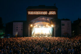 adapoe beschallt Kulturarena Jena mit Meyer Sound