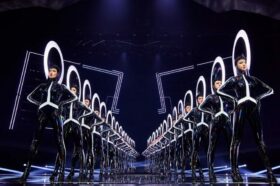 Christie Pandoras Box glänzt bei der VIVID Grand Show