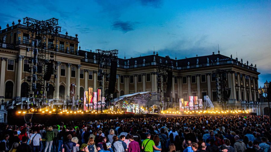 L-Acoustics und Bilderbuch aus Wien im Ehrenhof von Schloss Schönbrunn. # © Markus Wilmsmann