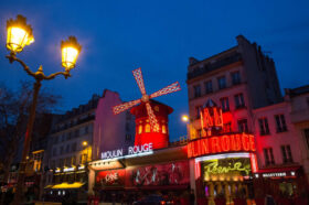 Moulin Rouge setzt auf Sennheiser MobileConnect