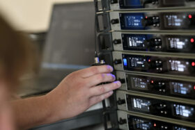 Sennheiser Webinare zu HF-Drahtlostechnik und digitaler Audioübertragung