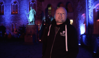 Burgleuchten im Bergischen: Uli Hoppert von Siren-Media illuminiert Schloß Burg