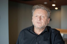 Bernd Friedel ist Director Retail & Distribution Management bei QSC
