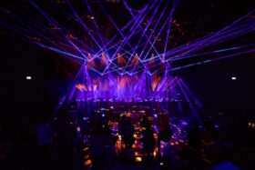 Adam Hall Group feiert mit „We Are Live“ den Restart der Branche