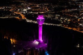 IRIDIUM LED: Puijo Turm in Finnland erstrahlt Pink und weiß