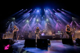 GLP KNV Dot: Marc Janowitz baut eine Lichter-Galaxie für My Morning Jacket