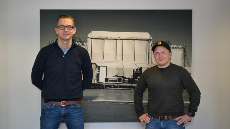 Thomas Kläser und Simon Rausch von Infinity Staging Services (v.l.)