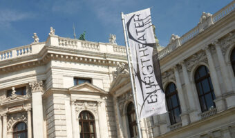 Riedel: Artist und Bolero im Wiener Burgtheater