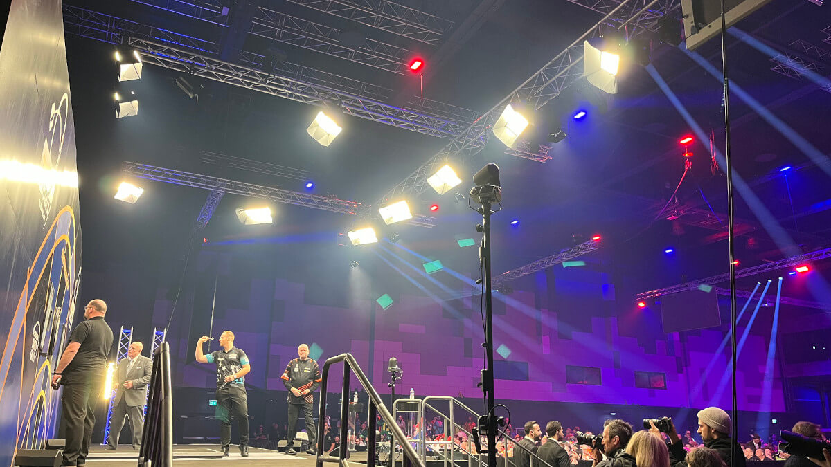 ELATION Audio Werft Veranstaltungstechnik beleuchtet PDC European Tour mit LED-Softlights #mothergrid