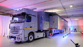 Broadcast Solutions baut riesigen Ü-Wagen