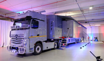 Broadcast Solutions baut riesigen Ü-Wagen