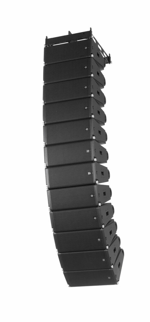 Ein Array aus 12 Lautsprechern kann mit 2 Dollys à 6 CiRAY von einem einzigen Techniker in kurzer Zeit aufgebaut werden. Die Splay-Winkel können schon vorab definiert werden und nehmen beim Anheben automatisch die richtige Position ein.