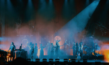 HEILUNG live: „amplified history“ in Szene gesetzt