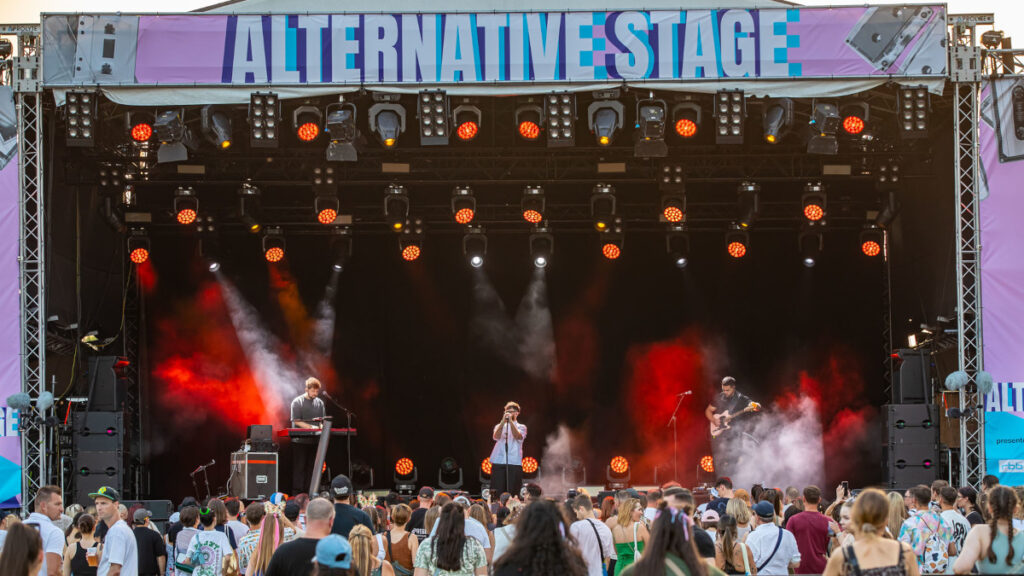Alternative Stage