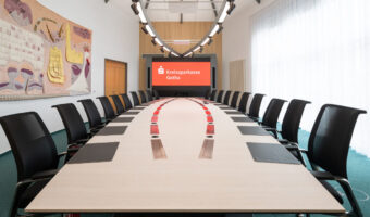 Konferenzraum der Sparkasse Gotha: Beleuchtet mit ETC