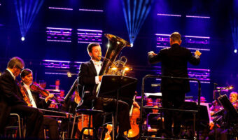 Music Discovery Project 2025 setzt auf Scheinwerfer von Robe