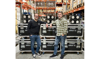 satis&fy investiert in CHAUVET STRIKE Array 4C