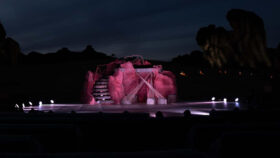 „Thikra: Night of Remembering“ mit CHAUVET Professional
