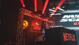 Robe bei Launch Party von Nuova Scena