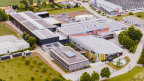 AV Stumpfl feiert Eröffnung der neuen Produktionshalle