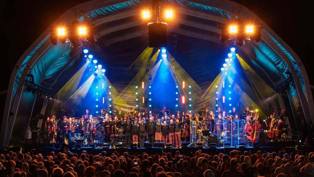 Brings und Orchester – oder Orchester und Brings?