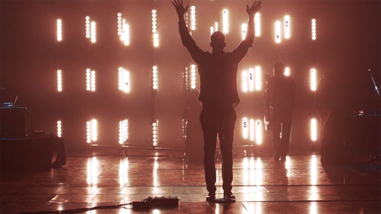 Veranstaltungstechnik im Krieg: Alight aus Kyiv arbeitet unter extremen Bedingungen weiter – zwischen Produktion, Unsicherheit und persönlicher Belastung.